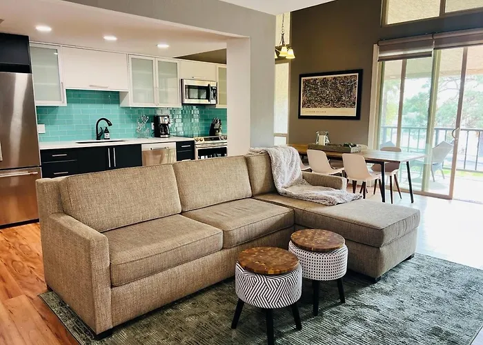 Lakeside Modern Retreat In Apartment Tempe